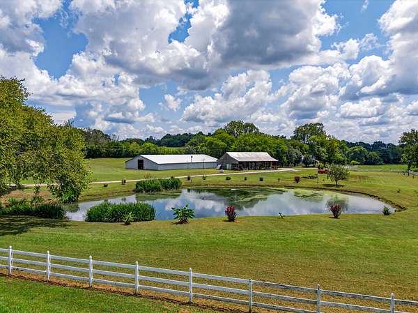 165 Acres of Land with Home for Sale in Fayetteville, Tennessee