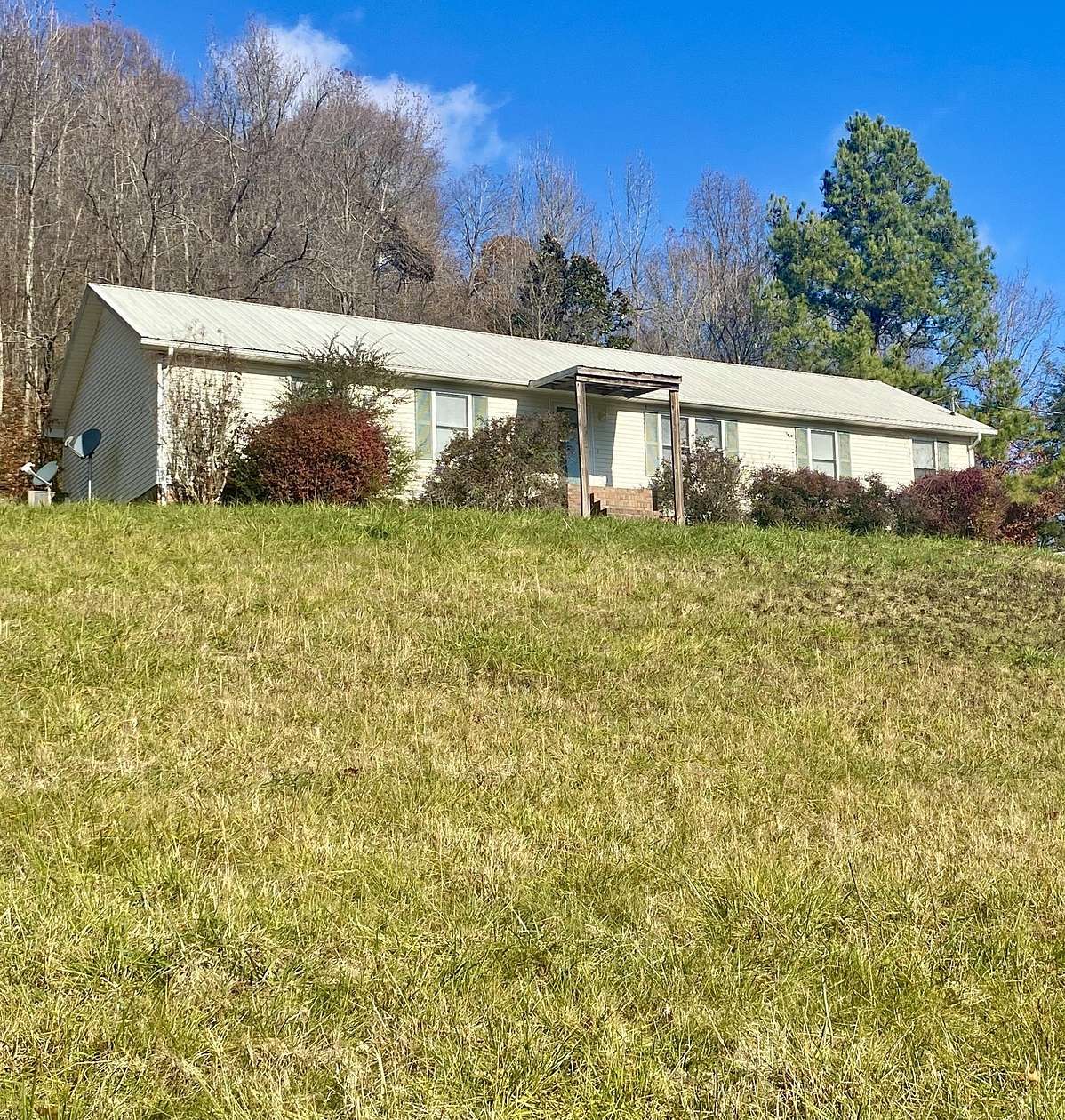 18 Acres of Land with Home for Sale in Pulaski, Tennessee