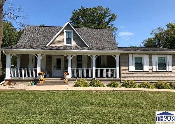 10 Acres of Residential Land with Home for Sale in Terre Haute, Indiana