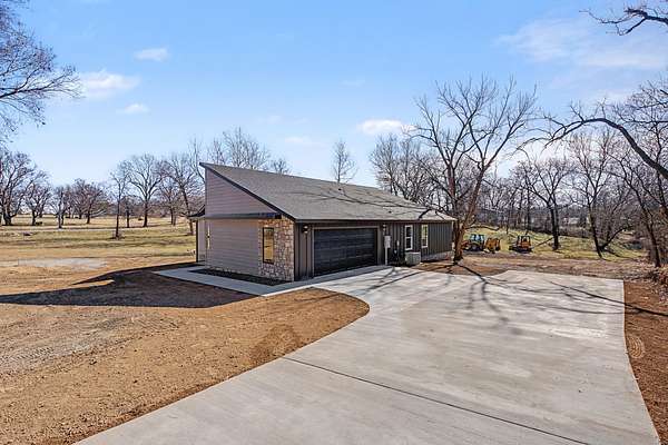 3.32 Acres of Residential Land with Home for Sale in Grove, Oklahoma