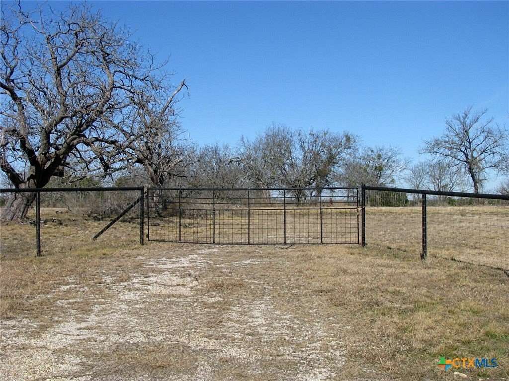 3 Acres of Residential Land for Sale in Gatesville, Texas