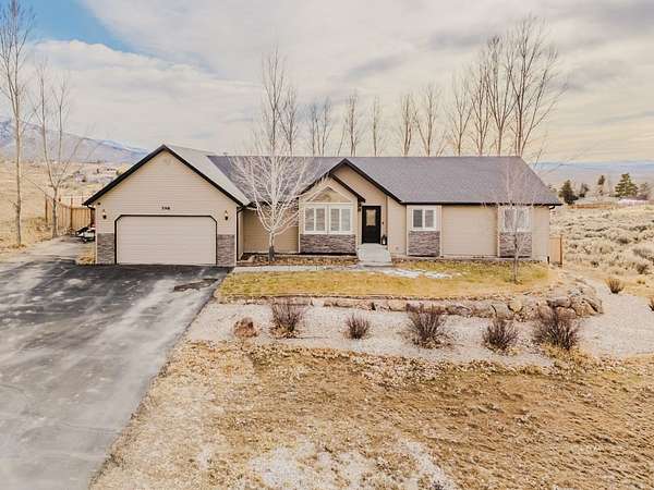 1.5 Acres of Residential Land with Home for Sale in Spring Creek, Nevada