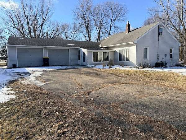 2 Acres of Residential Land with Home for Sale in Bingham Lake, Minnesota