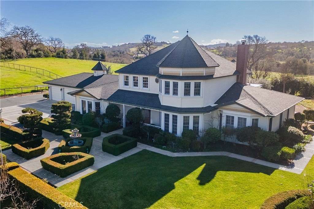 5 Acres of Residential Land with Home for Sale in Paso Robles, California