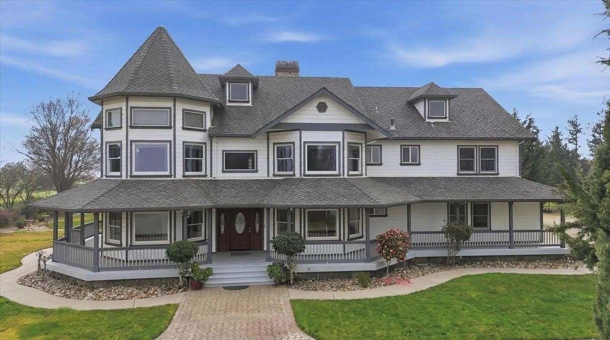 10.4 Acres of Land with Home for Sale in Knightsen, California