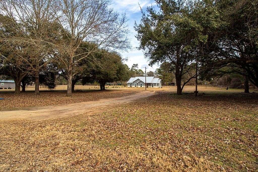 2 Acres of Residential Land with Home for Sale in Grapeland, Texas