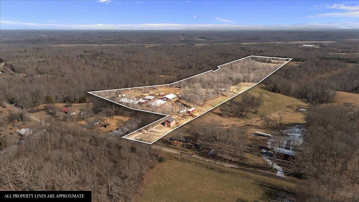 29.2 Acres of Agricultural Land for Sale in Charlotte, Tennessee