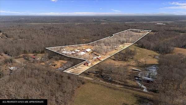 29.2 Acres of Agricultural Land for Sale in Charlotte, Tennessee