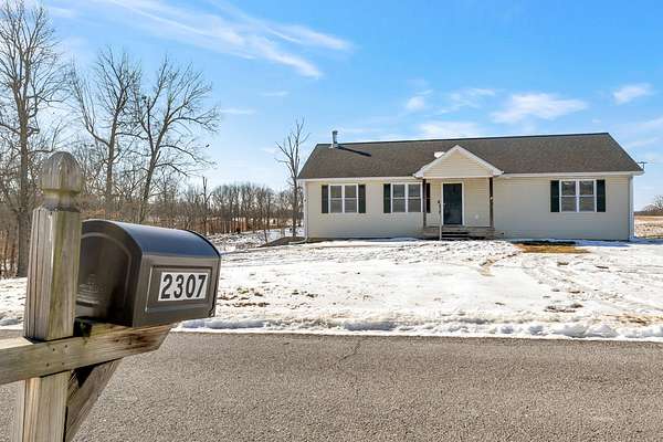 12.5 Acres of Land with Home for Sale in Hopkinsville, Kentucky