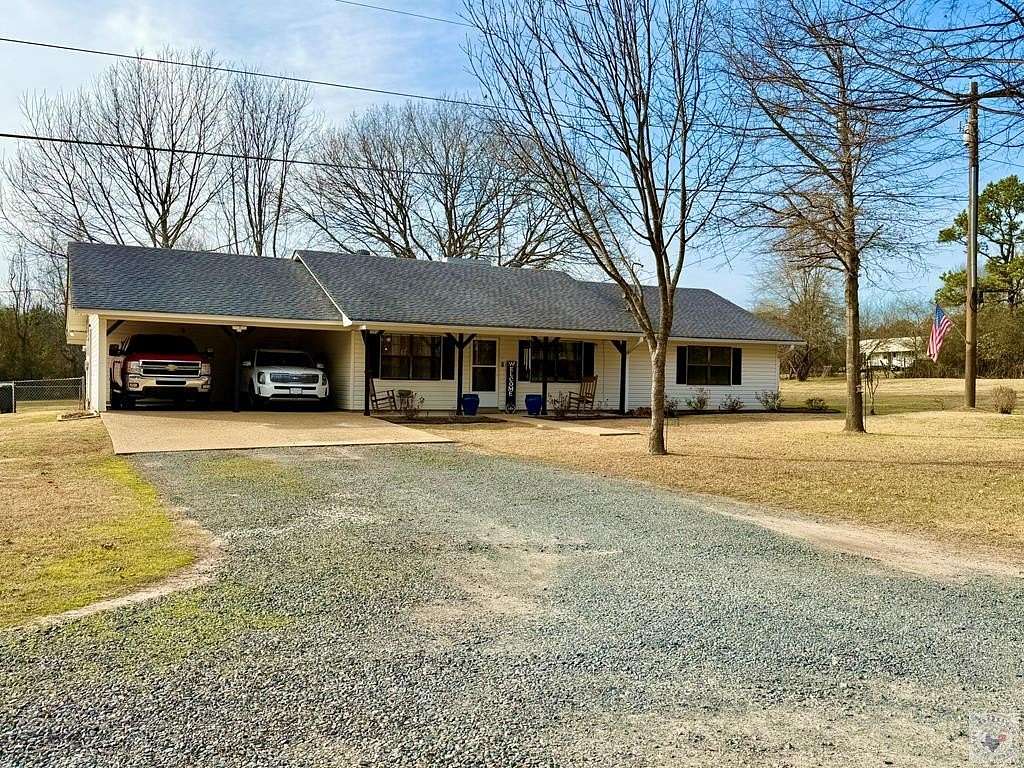 3.26 Acres of Residential Land with Home for Sale in Fouke, Arkansas