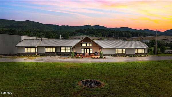 14 Acres of Improved Commercial Land for Sale in Mountain City, Tennessee