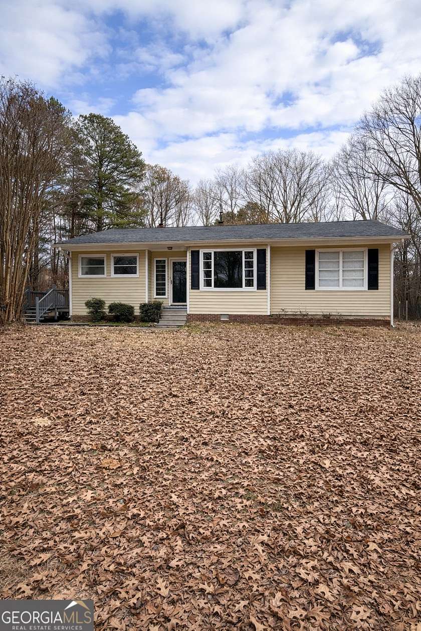 Residential Land with Home for Lease in Dacula, Georgia