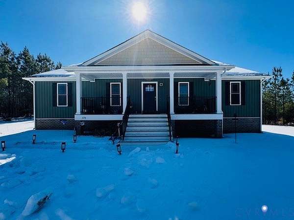 4 Acres of Residential Land with Home for Sale in Louisa, Virginia