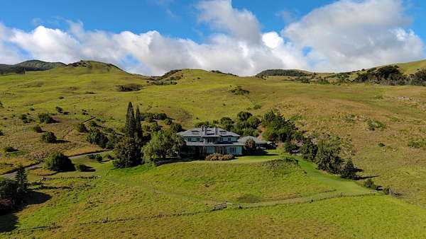 2.56 Acres of Residential Land with Home for Sale in Waimea, Hawaii