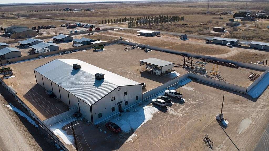 5.72 Acres of Improved Mixed-Use Land for Sale in Seminole, Texas