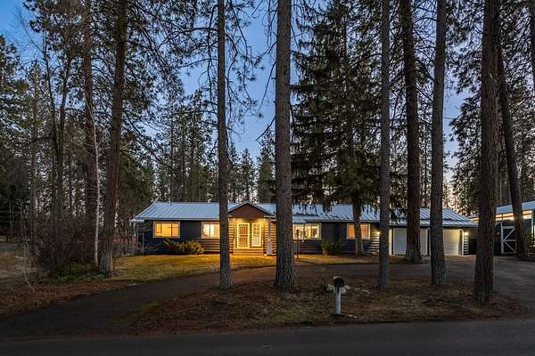 2.57 Acres of Residential Land with Home for Sale in Spokane, Washington