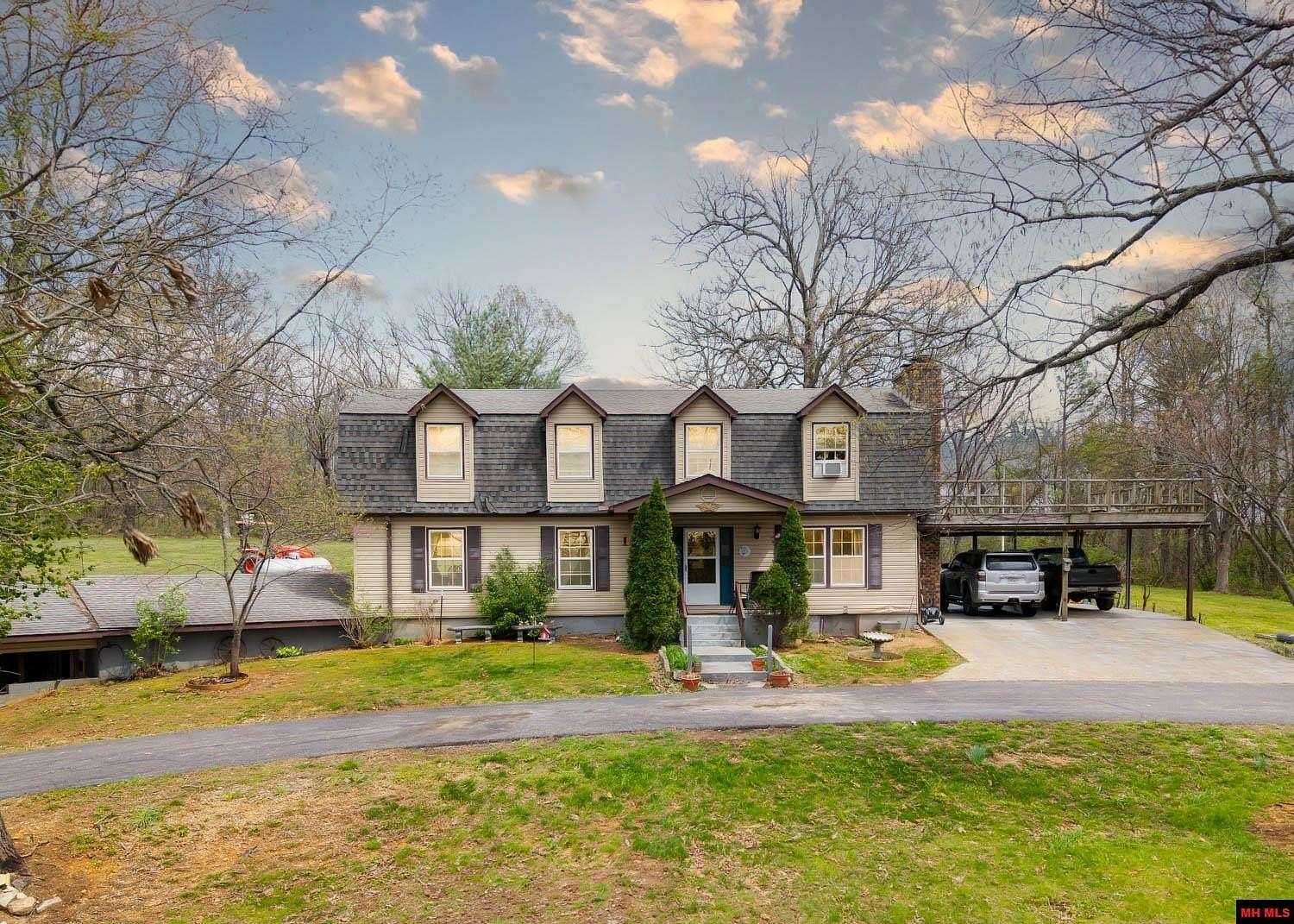 8.84 Acres of Land with Home for Sale in Alton, Missouri
