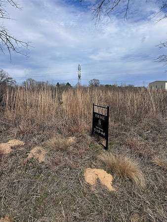 5 Acres of Residential Land for Sale in LaRue, Texas