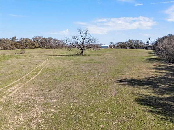 25 Acres of Land for Sale in Chilton, Texas