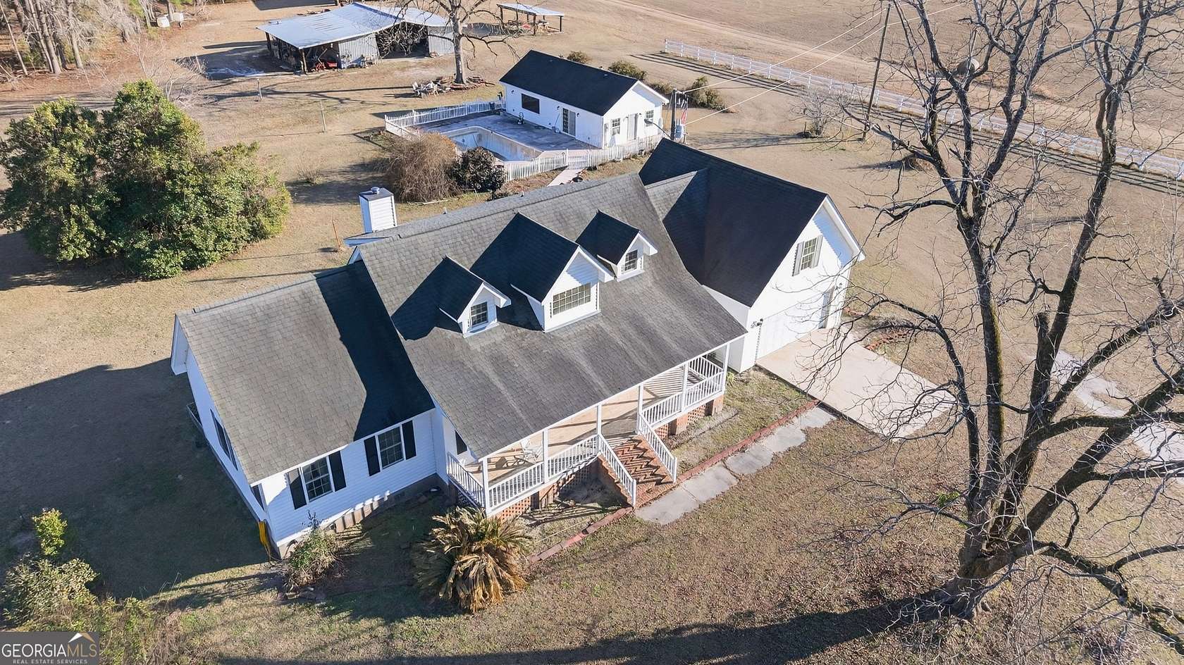 3 Acres of Land with Home for Sale in Newington, Georgia