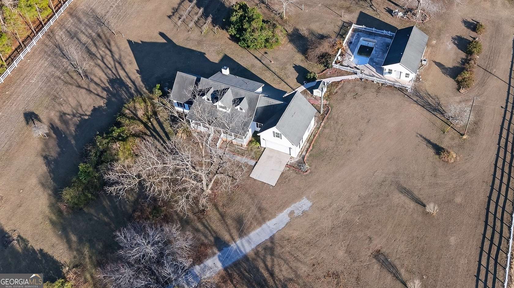 3 Acres of Land with Home for Sale in Newington, Georgia