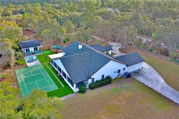 5.1 Acres of Land with Home for Sale in Geneva, Florida