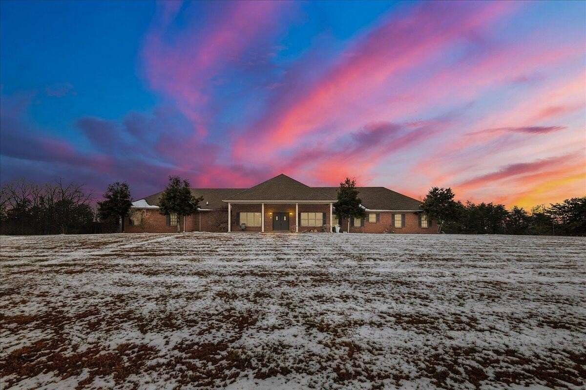 65 Acres of Land with Home for Sale in Corbin, Kentucky