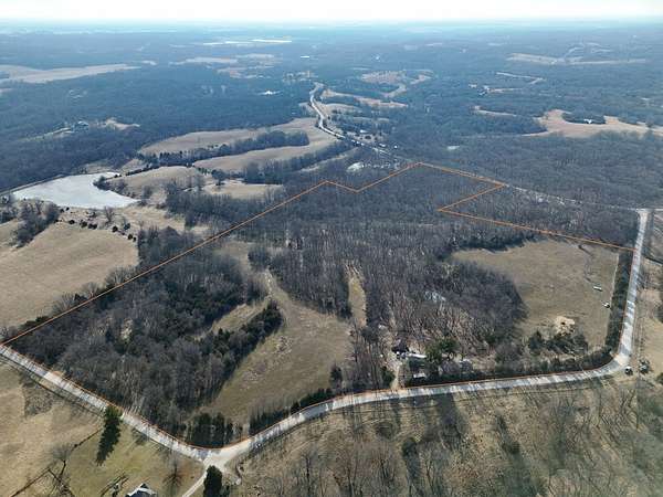 36.5 Acres of Agricultural & Residential Land for Sale in Macon, Missouri
