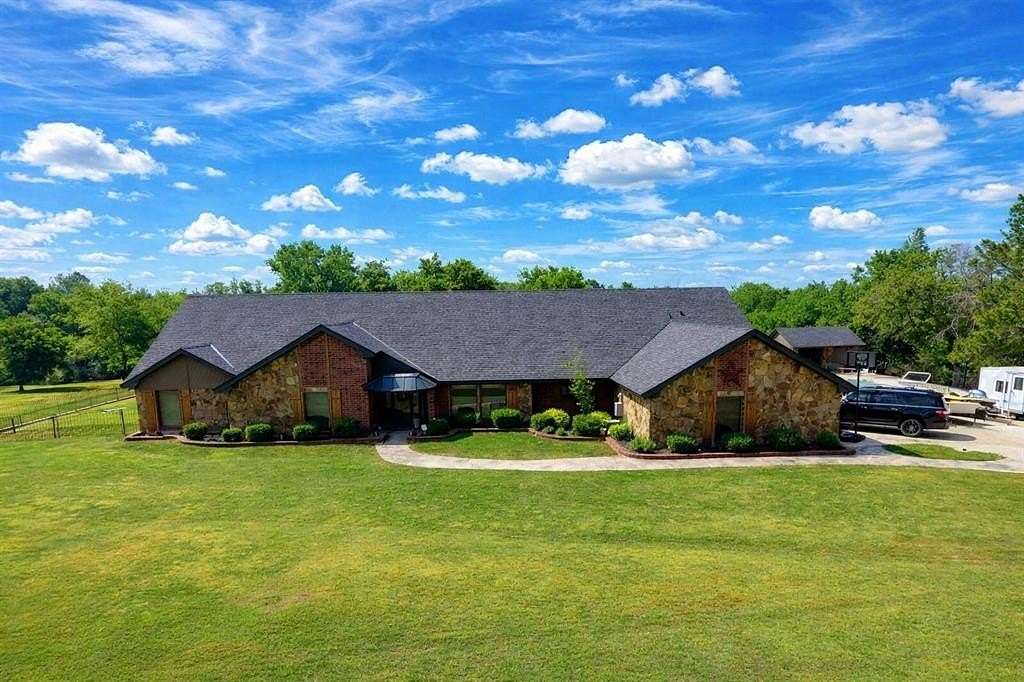 4.15 Acres of Residential Land with Home for Sale in Seminole, Oklahoma