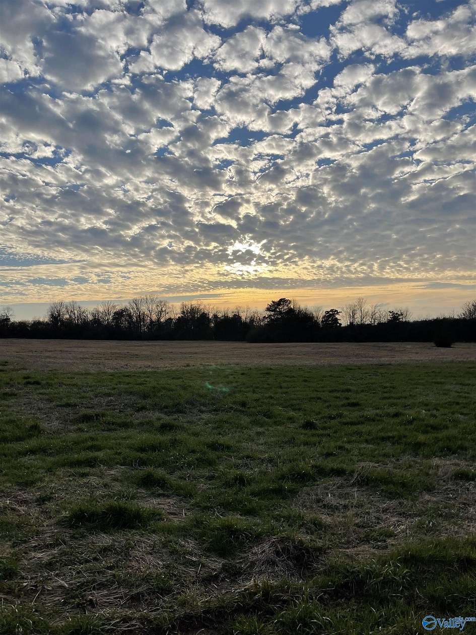 10.5 Acres of Land for Sale in Arab, Alabama