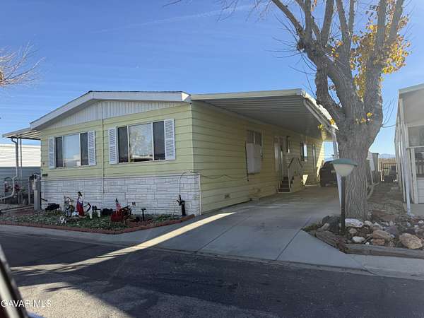 18.3 Acres of Land with Home for Sale in Lancaster, California