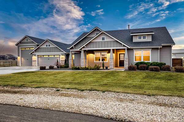 2 Acres of Residential Land with Home for Sale in Caldwell, Idaho