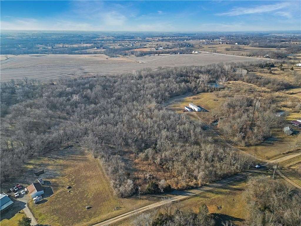 8.67 Acres of Residential Land for Sale in Centerview, Missouri