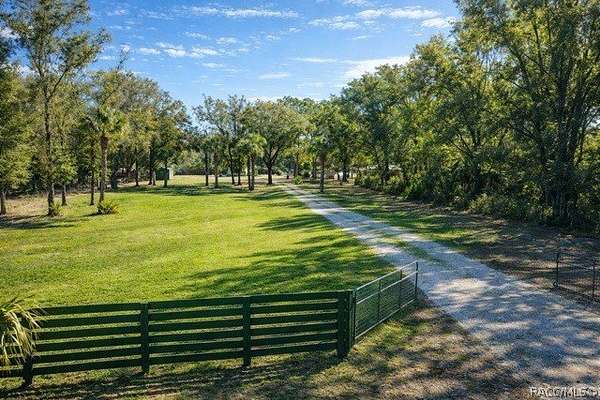 0.95 Acres of Residential Land for Sale in Crystal River, Florida