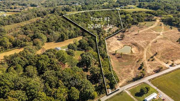 11 Acres of Land for Sale in Bethpage, Tennessee