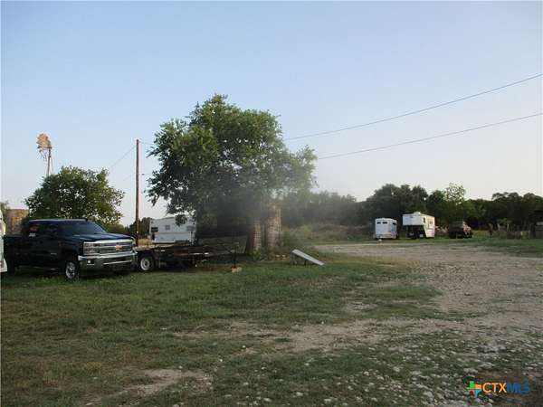 8 Acres of Improved Residential Land for Sale in Kempner, Texas