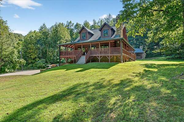 203 Acres of Recreational Land with Home for Sale in Palmyra, Tennessee