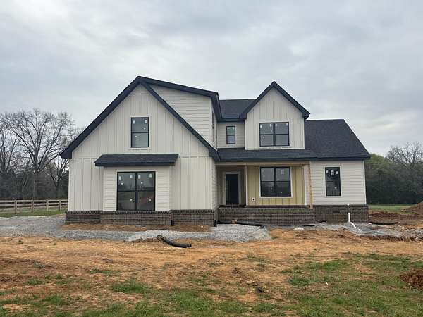 4 Acres of Land with Home for Sale in Shelbyville, Tennessee