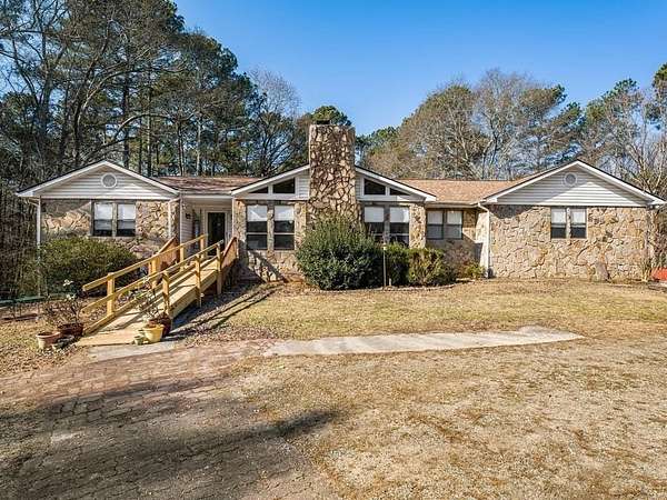 4 Acres of Residential Land with Home for Sale in Loganville, Georgia