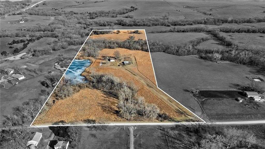 15 Acres of Land with Home for Sale in Princeton, Kansas