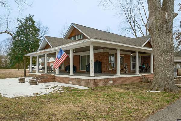 1.5 Acres of Residential Land with Home for Sale in Sharon, Tennessee