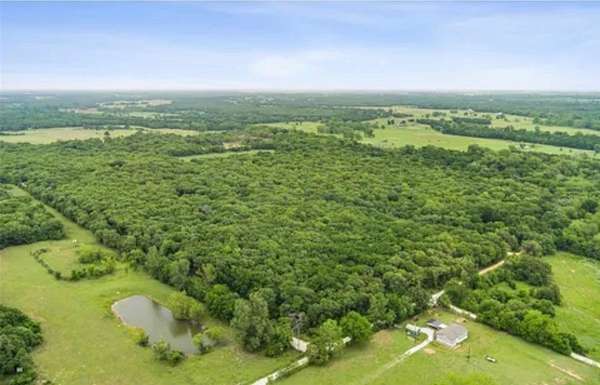 12 Acres of Recreational & Residential Land for Sale in Hillsboro, Texas