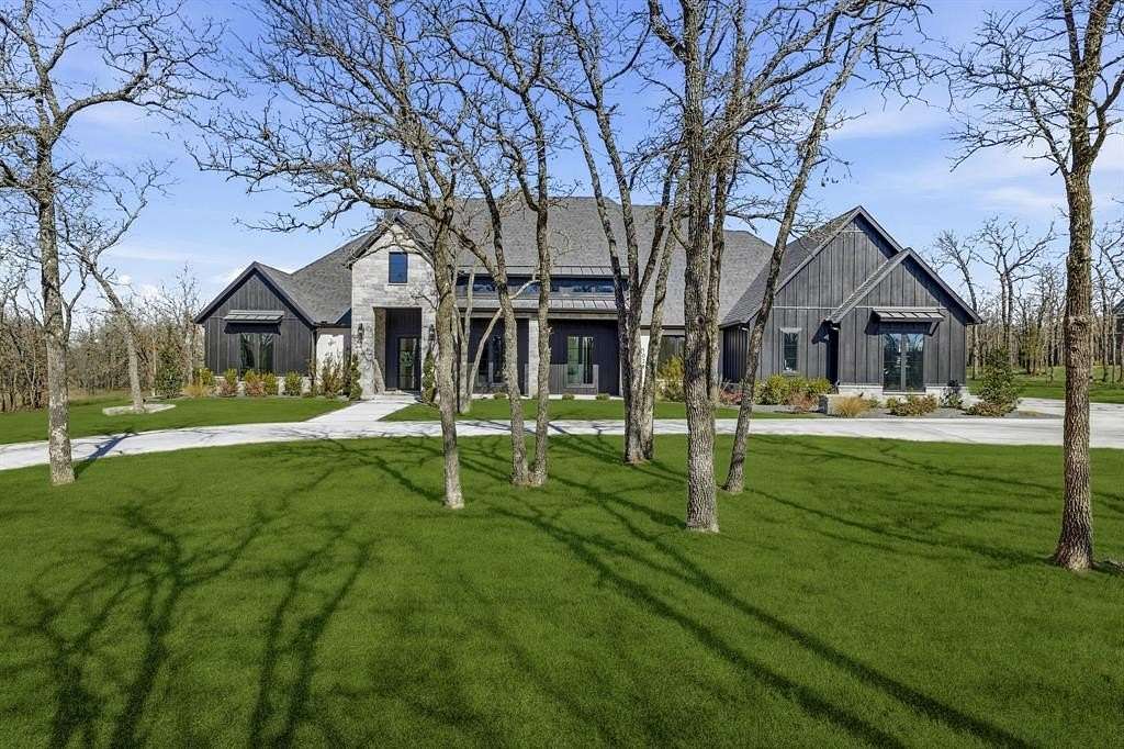 2 Acres of Residential Land with Home for Sale in Weatherford, Texas