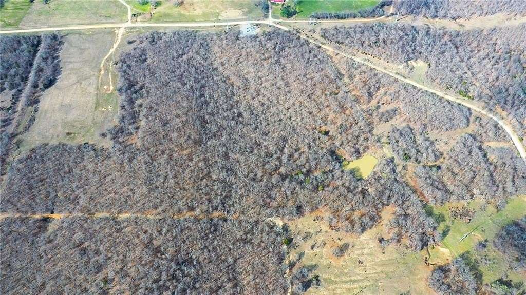 8 Acres of Residential Land for Sale in Wetumka, Oklahoma