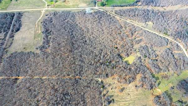 8 Acres of Residential Land for Sale in Wetumka, Oklahoma