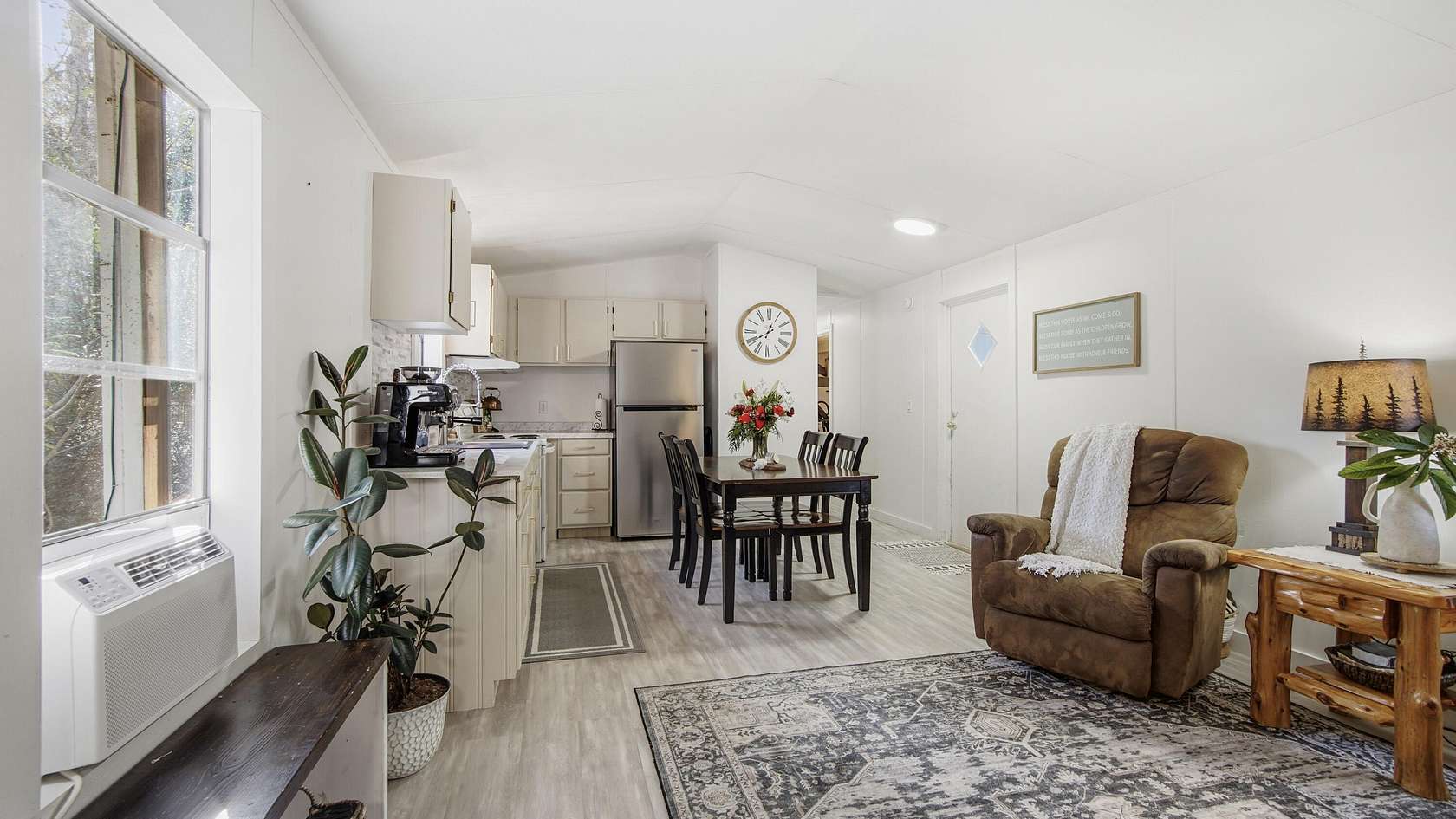 2.8 Acres of Residential Land with Home for Sale in Ponce de Leon, Florida