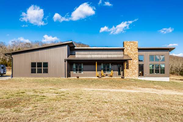 5.34 Acres of Residential Land with Home for Sale in Bethpage, Tennessee