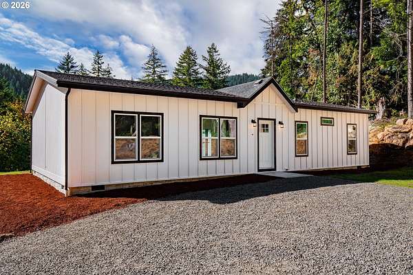 2.87 Acres of Residential Land with Home for Sale in Fall Creek, Oregon