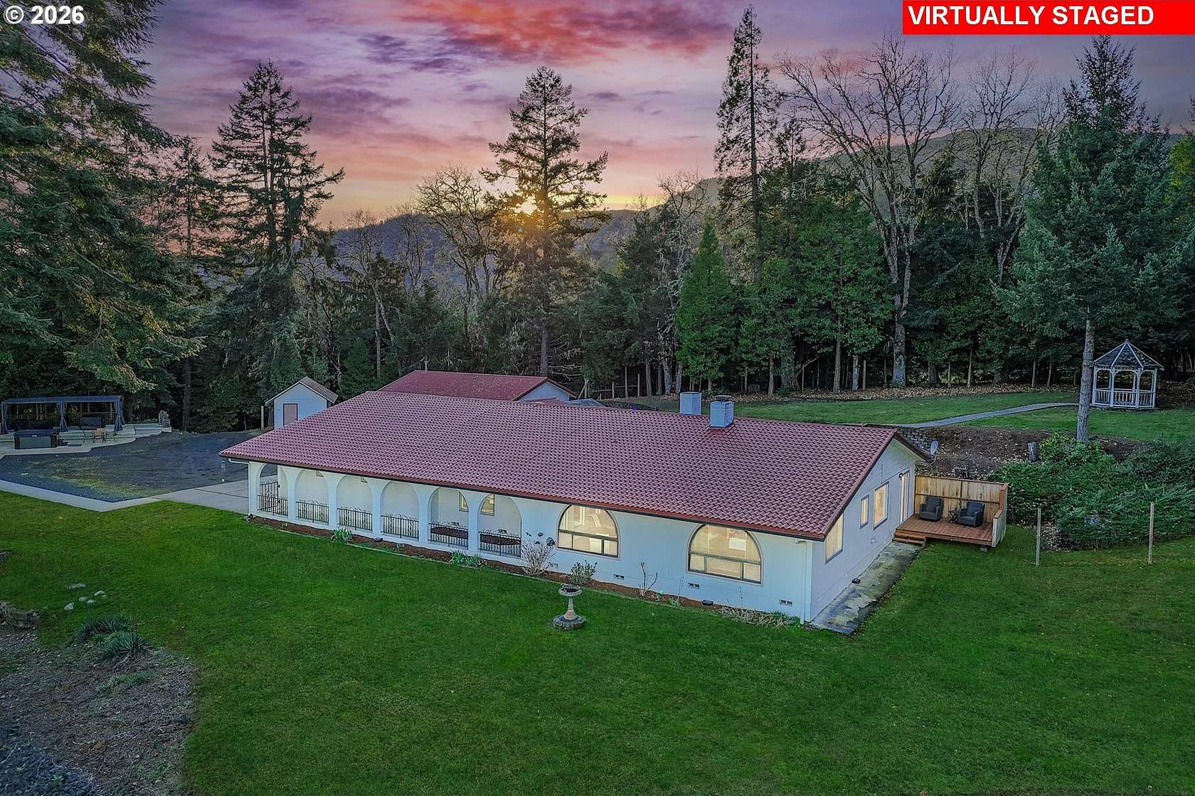 10.4 Acres of Land with Home for Sale in Roseburg, Oregon