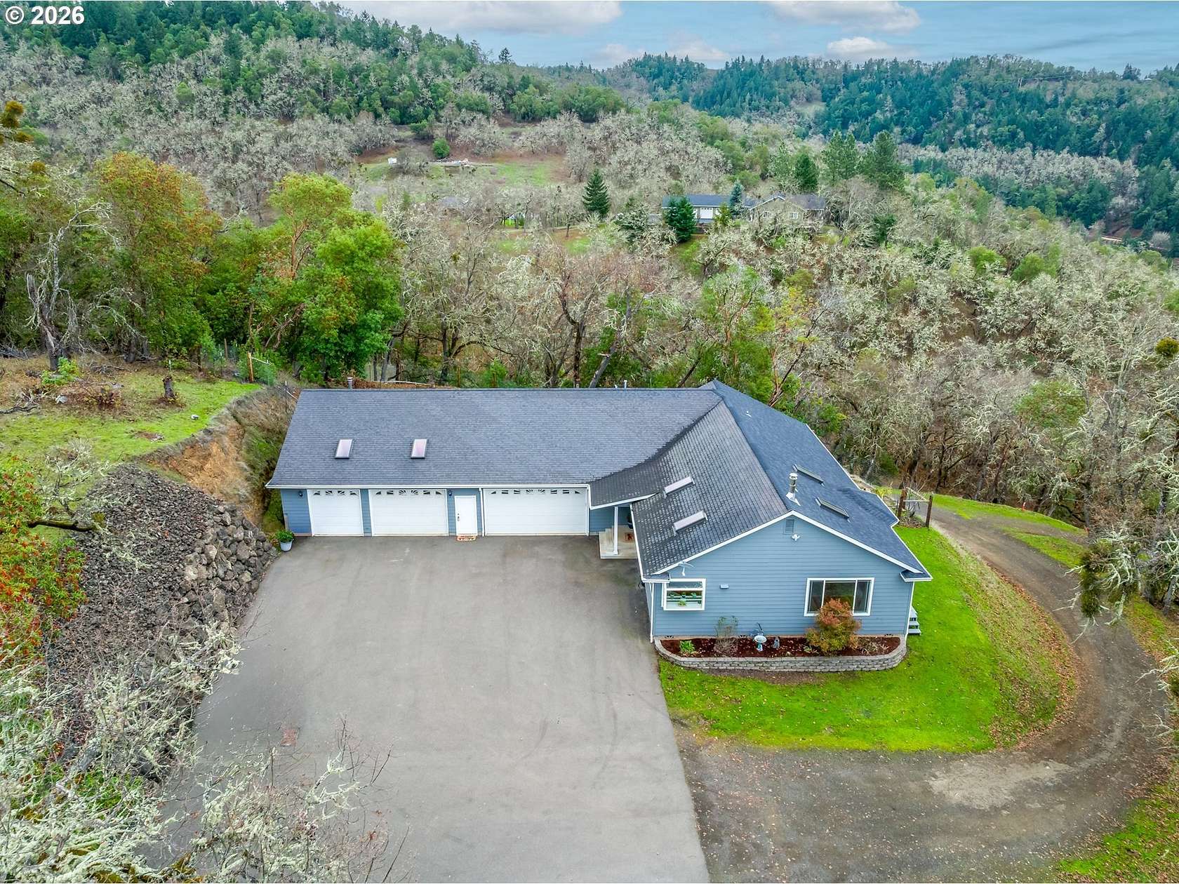 5 Acres of Residential Land with Home for Sale in Roseburg, Oregon